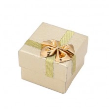 Złote pudełko prezentowe na pierścionek - wzorzyste, kokardka, wstążka