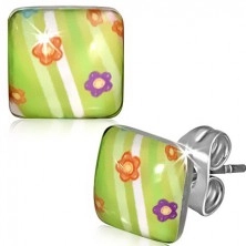 Kwadratowe stalowe kolczyki - zielone z kwiatkami i prążkami