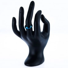 Niebieska metalowa obrączka - gładki pierścionek o lustrzanym połysku