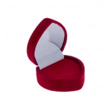 Czerwone pudełko na pierścionek - aksamitne nakrapiane serce