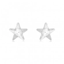 Kolczyki ze złota 14K - biała gwiazda z grawerowanymi promieniami