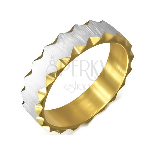 Stalowy pierścionek o złotym kolorze z satynowym pasem, trójkątne wcięcia
