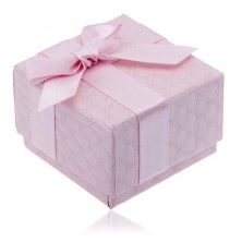 Różowe pudełeczko na biżuterię z kwadracikowym wzorem, kokarda