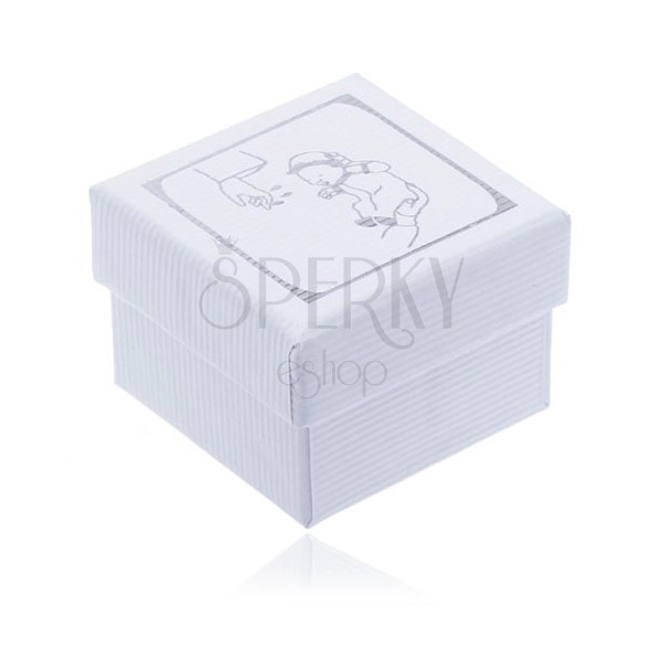 Białe pudełeczko na prezent, motyw chrztu w kolorze srebrnym