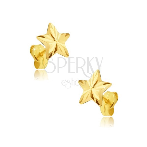 Kolczyki z żółtego 14K złota - pięcioramienna lśniąca gwiazdeczka, promieniste rowki