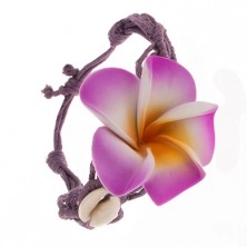 Fioletowa bransoletka - zaplatane rzemyki, kwiat, lśniące muszelki