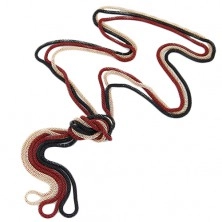 Naszyjnik z okrągłych łańcuszków w czerwonym, złotym i czarnym kolorze