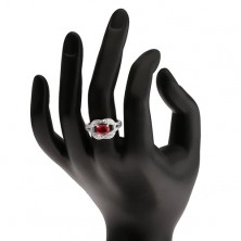 Srebrny pierścionek 925, owalny rubinowy kamień, cyrkoniowy węzeł