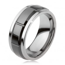 Wolframowy pierścionek z nacięciami, srebrny kolor, lśniąca czarna powierzchnia