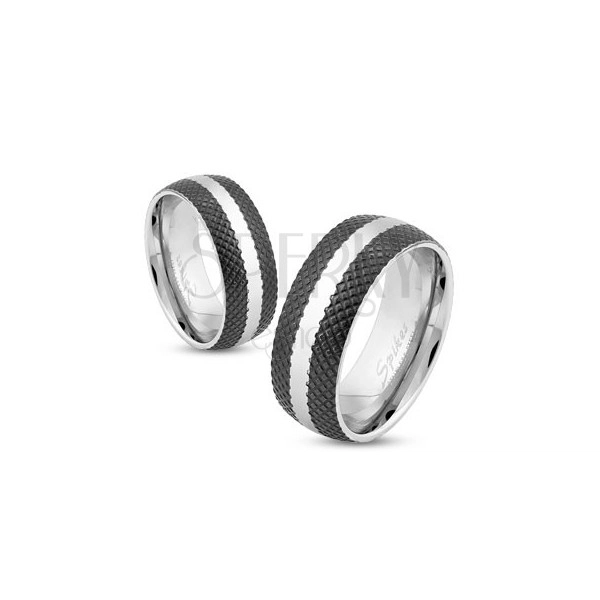 Stalowy pierścionek o czarnej kratkowanej powierzchni, lśniący pas srebrnego koloru, 8 mm