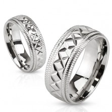 Lśniący stalowy pierścionek srebrnego koloru, karby i geometryczne nacięcia, 8 mm