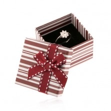 Pudełeczko prezentowe na pierścionek, brązowe i białe ozdobne paseczki, bordowa kokarda