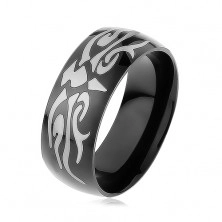 Lśniący stalowy pierścionek czarnego koloru, szary motyw tribala, gładka powierzchnia