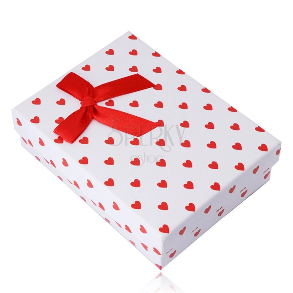 Pudełko prezentowe na łańcuszek lub zestaw - czerwone serca, białe tło