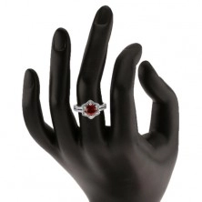 Srebrny pierścionek 925, rozdwojone ramiona, gwiazdeczkowy kontur, różowa cyrkonia