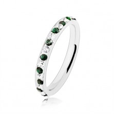 Stalowy pierścionek srebrnego koloru, bezbarwne i zielone cyrkonie