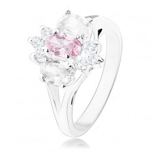 Błyszczący pierścionek w srebrnym odcieniu, rozdzielone ramiona, różowo-przezroczysty kwiat