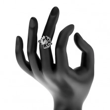 Błyszczący pierścionek w srebrnym odcieniu, przezroczysty cyrkoniowy łuk, czarny niepełny kwiat
