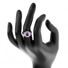 Błyszczący pierścionek z rozdzielonymi ramionami, cyrkonia fioletowego koloru, przezroczysta oprawa