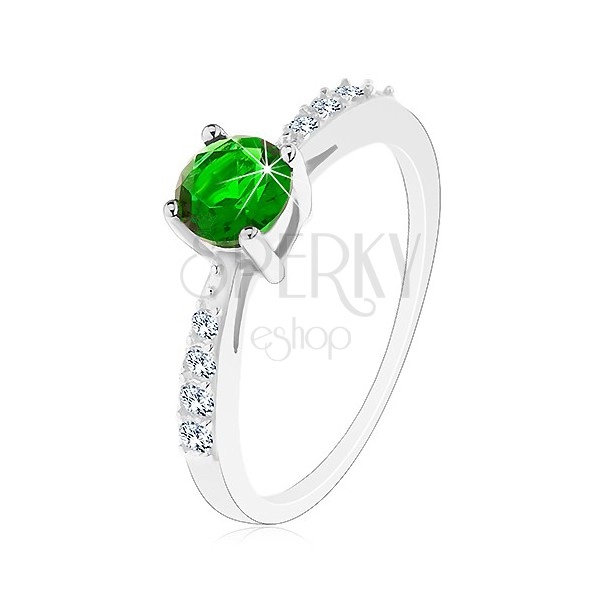 Srebrny 925 pierścionek, lśniące ramiona wyłożone przezroczystymi cyrkoniami, zielona cyrkonia