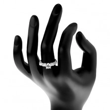 Srebrny 925 pierścionek, błyszczące ramiona, podwyższona okrągła cyrkonia bezbarwnego koloru