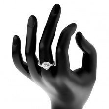 Zaręczynowy pierścionek - srebro 925, bezbarwne serduszko, błyszczący kontur i ramiona