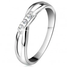 Złoty 14K pierścionek - trzy okrągłe diamenty bezbarwnego koloru, rozdzielone ramiona, białe złoto