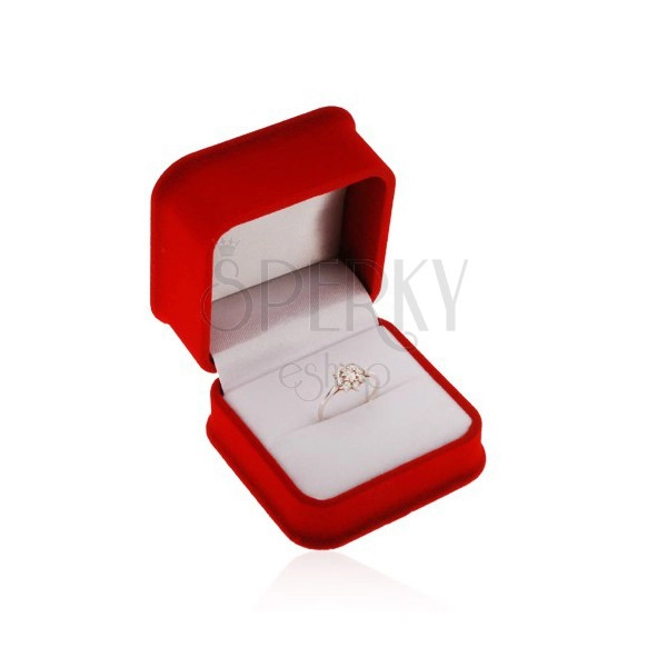 Pudełeczko z aksamitu na pierścionek lub kolczyki, kwadratowy kształt, czerwony odcień