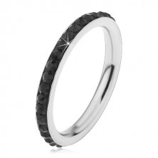 Stalowy pierścionek srebrnego koloru, błyszczące czarne cyrkonie