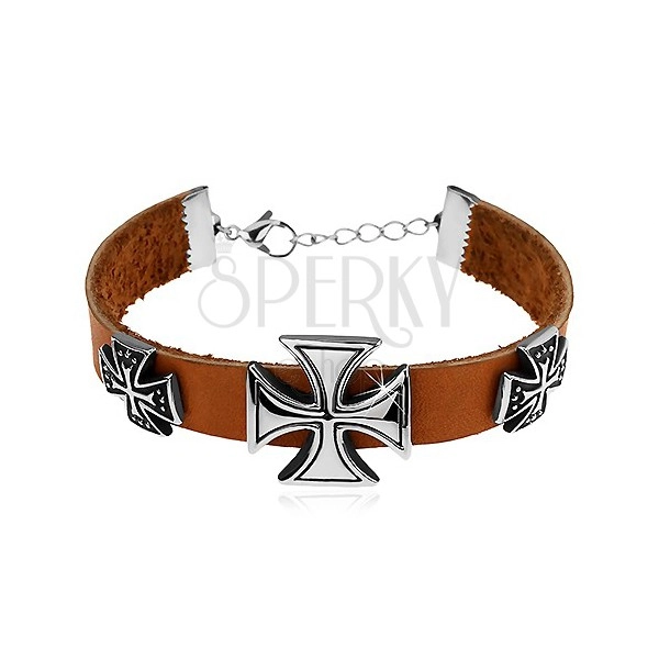 Jasnobrązowa bransoletka ze sztucznej skóry, trzy maltańskie krzyże srebrnego koloru