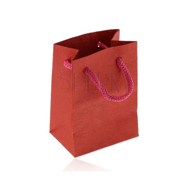 Mała papierowa torebka na upominek, matowa powierzchnia w czerwonym odcieniu, wzór róży