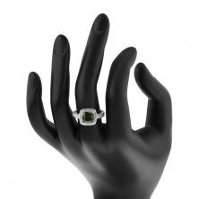 Rodowany pierścionek, srebro 925, zielona kwadratowa cyrkonia i bezbarwna cyrkoniowa oprawa