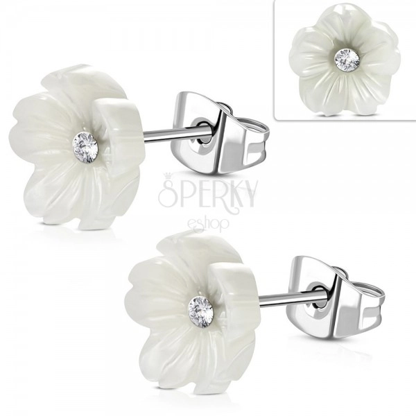 Stalowe kolczyki - perłowy biały kwiat z bezbarwną cyrkonią