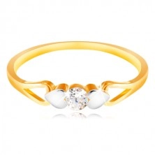 Złoty pierścionek 585 - serca z białego złota, wycięcia i bezbarwne cyrkonie pośrodku