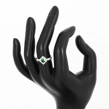 Srebrny pierścionek 925 - bezbarwny cyrkoniowy romb, okrągła zielona cyrkonia