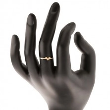 Złoty pierścionek 375, spiralnie skręcone ramiona, błyszczące serduszko, cyrkonia