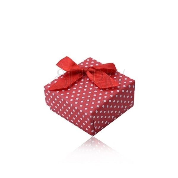 Czerwone prezentowe pudełeczko na pierścionek lub kolczyki, białe kropki, kokardka