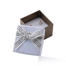 Biało-brązowe prezentowe pudełeczko na pierścionek lub kolczyki - kremowa kokardka z brązowym napisem