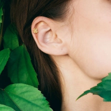 Piercing do ucha, brody lub wargi - symbol szczęścia z przezroczystymi okrągłymi cyrkoniami, 8 mm