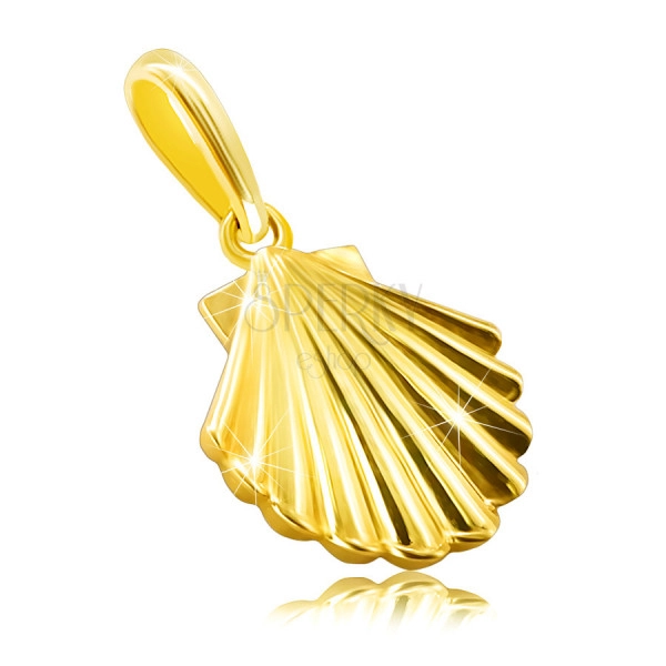 Złota zawieszka z żółtego 14K złota - muszla morska, lśniąca i gładka powierzchnia