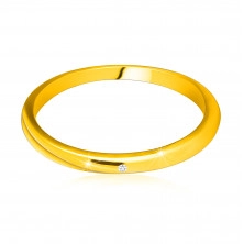 Diamentowy pierścionek z żółtego 14K złota - cienkie gładkie ramiona, bezbarwny brylant