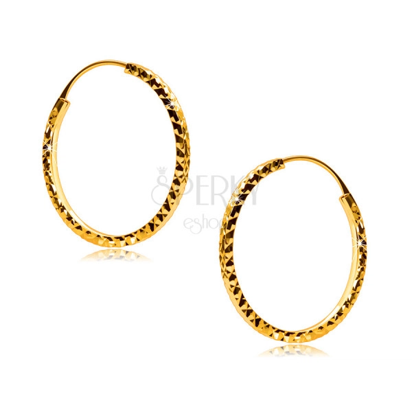 Okrągłe kolczyki z żółtego złota 585 ozdobione diamentowym szlifem, kwadratowe ramiona, 18 mm