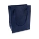 Mała upominkowa torebka z papieru - ciemnoniebieska, wzór w kratkę, matowa