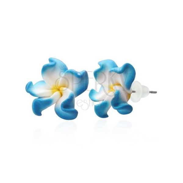 Fimo kolczyki - niebiesko-białe płatki, kwiat Plumeria