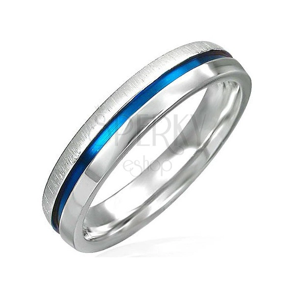 Stalowy pierścionek z niebieskim paskiem - błyszcząca i matowa połówka