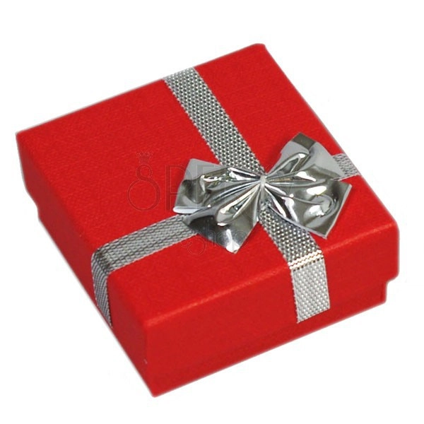 Pudełko na prezent - na pierścionki, czerwone, kokardka srebrnego koloru