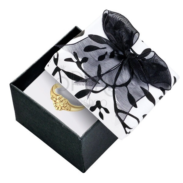 Pudełko na prezent - czarno-białe z listkami i kokardką