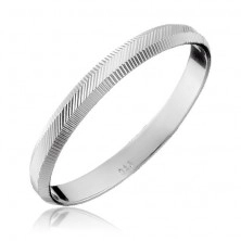 Srebrny pierścionek 925 - pionowe i ukośne nacięcia, 2 mm