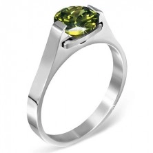 Stalowy pierścionek - zielony kamień księżycowy "Maj", poprzeczne uchwyty