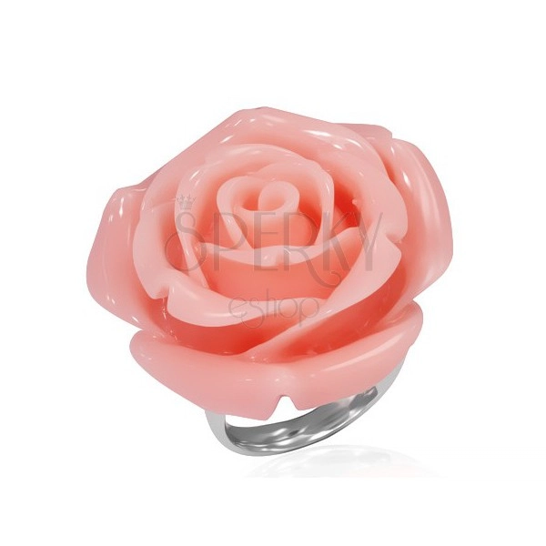 Pierścionek ze stali - różowy rozkwitnięty kwiat z żywicy